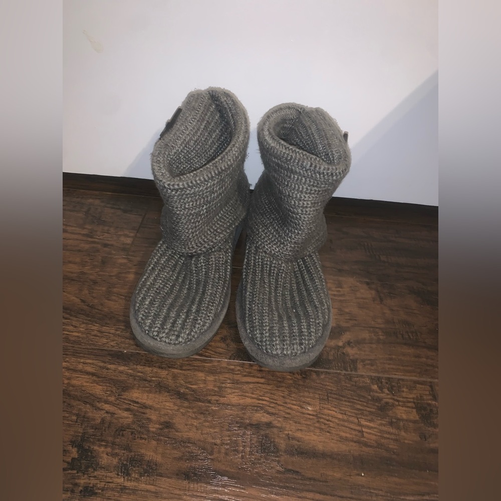 Women’s Bear Paw Knitted Boots
